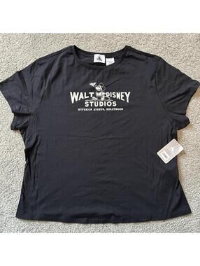 Disney Women’s size M Disney Hyperion Studios, Hollywood Black T-Shirt NWT!